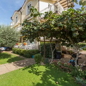 https://apartments-trbovic-umag.in-istria.net