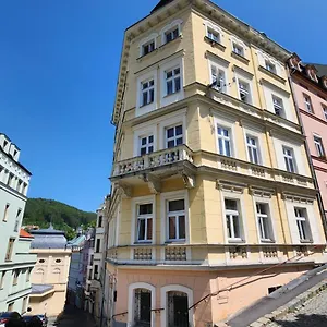 https://centrum-divadelni.marianskelaznehotels.net