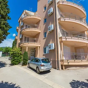 https://apartments-vanda-selce.primorje-gorskikotar.com